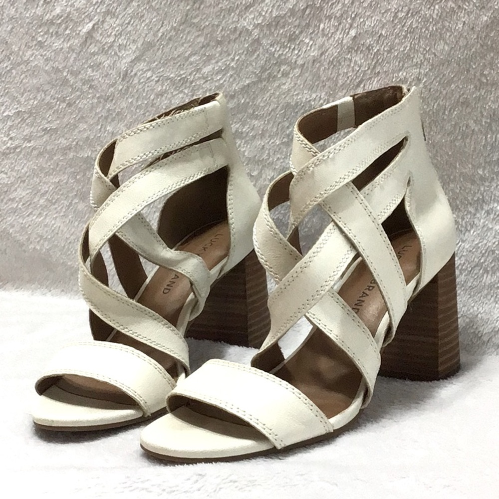 High heels, with zipper in the back